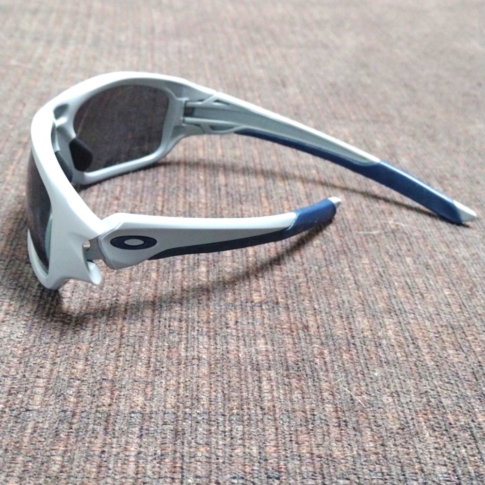 Oakley Valve